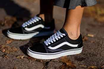 Do Vans Stretch Out As You Wear Them?